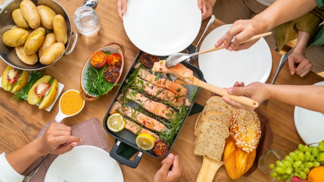 4 Ways to Make Family Meals Easy