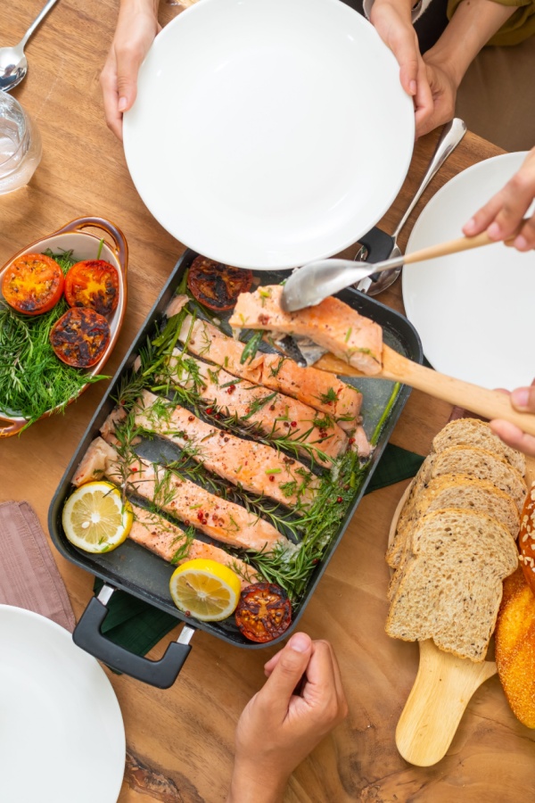 4 Ways to make family meals easy 4 Ways to make family meals easy